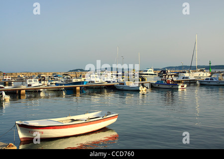 Hafen und Marina in Orebic, Kroatien Stockfoto