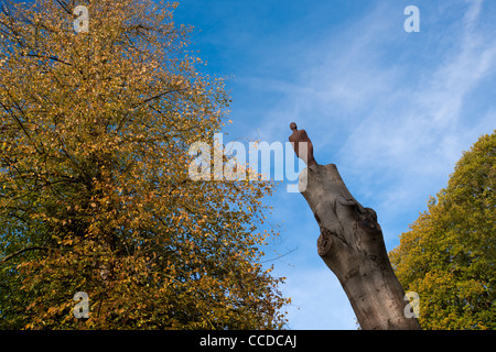 Anthony Gormley Skulptur eine und andere in Yorkshire Sculpture Park. Stockfoto