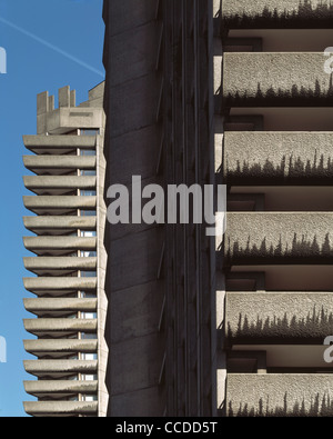 Barbican Centre Immobilien London 1982 Chamberlin Powell und Bon konkrete Balkone Stockfoto