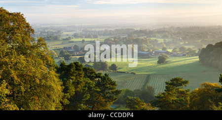 Blick Richtung Nordosten über Cheshire von Alderley Edge zu fotografieren Stockfoto