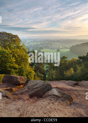 Vertikale Foto suchen Nord-Ost in Cheshire von Alderley Edge Stockfoto