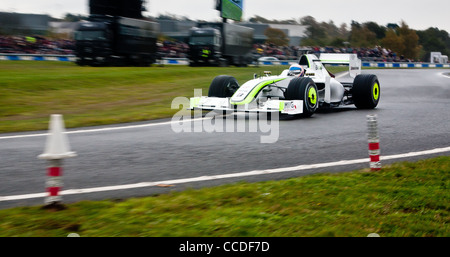 Brawn GP in Powered by Mercedes Benz Mercedes Benz Welt, angetrieben von Anthony Davies Stockfoto