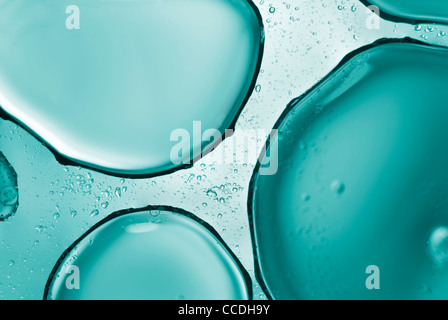 Makro-Bild des großen Olivenöl Tröpfchen. Oberen linken Droplet Exemplar. Stockfoto