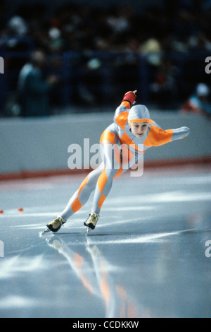 Bonnie Blair (USA)-Bronzemedaillen-Gewinner im 1000m an die 1988 Olympische Winterspiele, Calgary, Alberta, Kanada Stockfoto