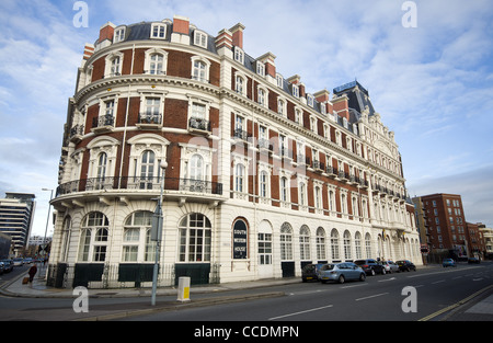 South Western House Knut unterwegs, die früher der South Western Hotel Southampton Hampshire England Stockfoto