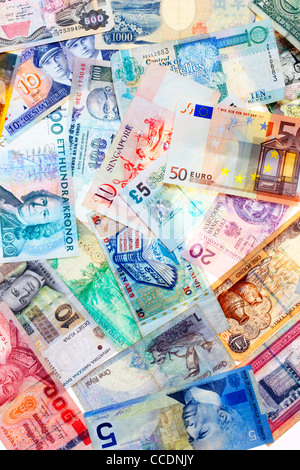 Verschiedene Währungen aus verschiedenen Ländern der Welt. Banknoten, Bargeld. Stockfoto