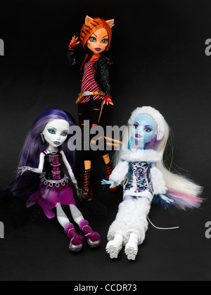 Monster High Puppen Spectra Vondergeist Tochter eines Geistes, Toralei Tochter von einer Werkatze und Abbey Bominable Tochter von einem Yeti Stockfoto