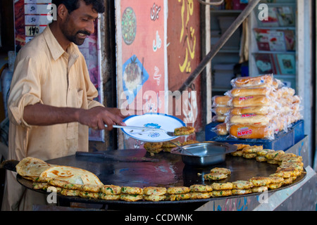 Streetfood Lieferanten, Murree, Provinz Punjab, Pakistan Stockfoto