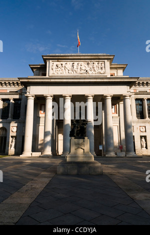 Statue von Diego Velazquez vor dem Museo del Prado, Madrid, Spanien. Stockfoto