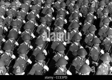 Militärparade der nationalen Volksarmee der DDR 1979 in Ost-Berlin. Stockfoto