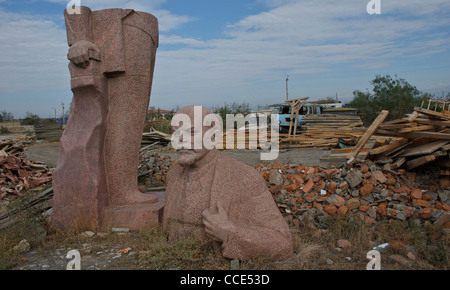 Demontierten Lenin im Schrottplatz in Aserbaidschan, Oktober 2011 Stockfoto