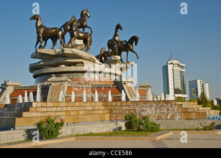 Statue in Aschgabat, Turkmenistan, Oktober 2011 Stockfoto