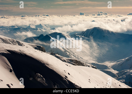 Blick von der Spitze der Nevis Range, Blick nach Süden Stockfoto