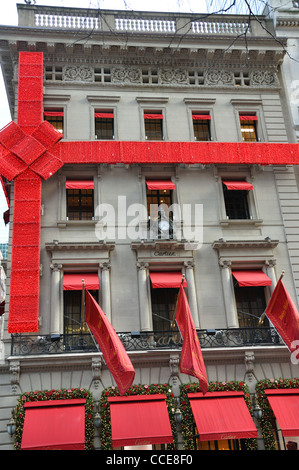 Cartier-Geschäft dekoriert für Weihnachten, Fifth Avenue, New York, USA Stockfoto