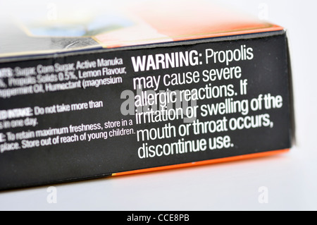 Nährwertangaben auf Lebensmittelpaket - Propolis heimeligen Produkt Allergie Warnung Stockfoto