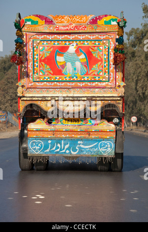 Dekorierte LKW in der Provinz Punjab, Pakistan Stockfoto