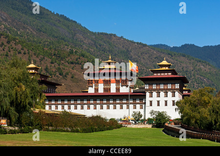 Sitz der Regierung Thimphu Dzong oder Trashi Chhoe Dzong im traditionellen architektonischen Stil, Thimphu, Bhutan Stockfoto