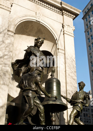 James Gordon Bennett Denkmal, Herald Square Park, NYC Stockfoto