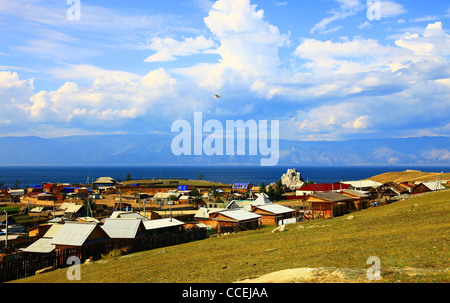 Der Baikalsee. Olchon. Chuschir. Tag. Stockfoto