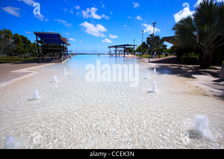 Die schönen Esplanade Lagoon Pool in Cairns, weit im Norden Queensland, Australien. Stockfoto