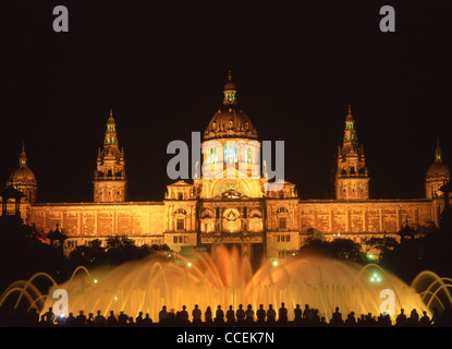 Magische Brunnen von Montjuïc, Museu Nacional d ' Art de Catalunya, Montjuïc, Barcelona, Provinz Barcelona, Katalonien, Spanien Stockfoto