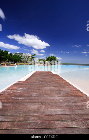 Die schönen Esplanade Lagoon Pool in Cairns, weit im Norden Queensland, Australien. Stockfoto