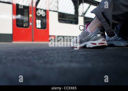 Warten auf einen Zug. Stockfoto