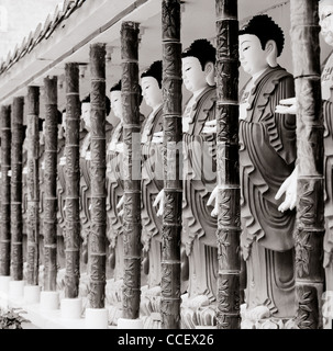 Der Buddha an der buddhistischen Kek Lok Si Tempel bei Air Itam in Insel Penang in Malaysia in Fernost Südostasien. Buddhismus Gelassenheit Reisen Loc Stockfoto