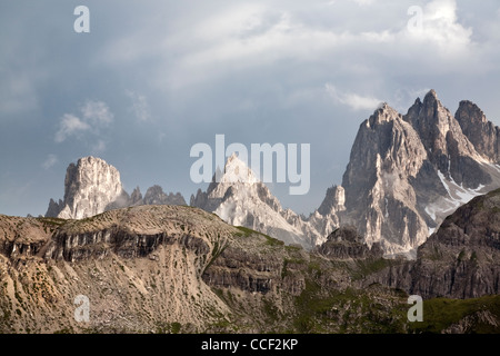 Ansichten der Cadini di Misurina gesehen von Tre Cime di Lavaredo, in den italienischen Dolomiten Alpen Stockfoto