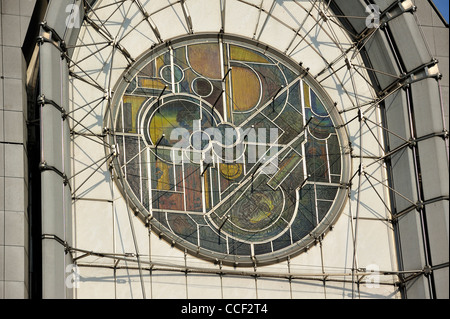 Rose Glasfenster der Kathedrale Lille / Basilika Notre Dame De La Treille, Lille, Frankreich Stockfoto