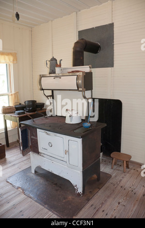 Küche mit alten Holzofen oder Kohleofen, Bauernhof Museum Jexhof