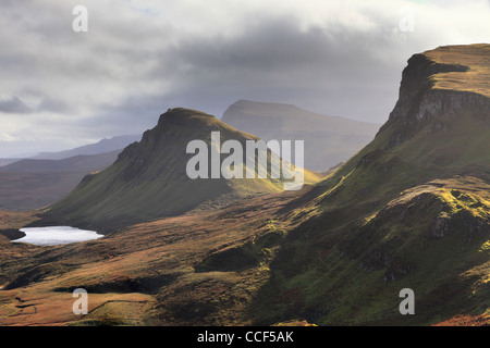 Ansicht Süden entlang der Trotternish Ridge gegenüber Klampe aus in der Nähe der Quiraing auf der Isle Of Skye Stockfoto