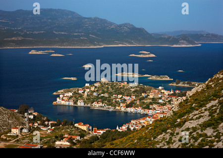 Panoramablick auf das malerische Dorf von Kastellorizo (oder "Meghisti") Insel, Dodekanes, Griechenland Stockfoto