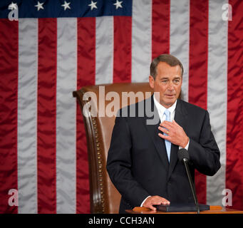 5. Januar 2011 - Washington, District Of Columbia, USA-Rep JOHN BOEHNER (R -OH), kurz bevor er als Sprecher des Repräsentantenhauses vereidigt worden ist. (Bild Kredit: Pete Marovich/ZUMAPRESS.com ©) Stockfoto