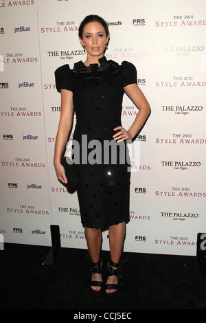 12. Dezember 2010 kommt - West Hollywood, Kalifornien, USA - EMILY BLUNT für die Hollywood Style Awards 2010 im Hammer Museum. (Kredit-Bild: © Lisa O'Connor/ZUMAPRESS.com) Stockfoto