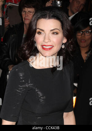 29. November 2010 - New York, NY, USA - Julianna Margulies bei IFP 20. Annual Gotham Independent Film Awards. (Kredit-Bild: © Dan Herrick/ZUMAPRESS.com) Stockfoto