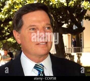 25. November 2010 - Austin, Texas, USA - TOM DELAY, eines der mächtigsten und trennenden republikanische Gesetzgeber jemals zu kommen aus Texas, der Geldwäsche Gebühren in einem Versuch, verurteilt wurde fünf Jahre nach seiner Anklage hier ihn zum Rücktritt als Mehrheitsführer im Haus Scheidungseltern zwang Stockfoto