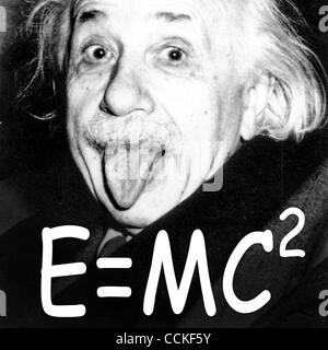 14. März 1951; Princeton, New Jersey, USA; ALBERT EINSTEIN mit seiner Zunge an den Fotografen an seinem 72. Geburtstag. Jüdisch, deutschstämmiger theoretischer Physiker EINSTEIN, weithin als der bedeutendsten Wissenschaftler des 20. Jahrhunderts und einer der größten Physiker aller Zeiten, Produ gilt Stockfoto