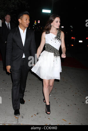 15. November 2010 - New York, NY, USA - Leighton Meester verlassen der 7. jährlichen CFDA / Vogue Fashion Fund Awards (Credit-Bild: © Dan Herrick/ZUMAPRESS.com) Stockfoto