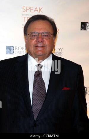 17. November 2010 kommt - New York, New York, USA - PAUL SORVINO für Robert F. Kennedy Center für Gerechtigkeit und Menschenrechte 2010 Ripple Of Hope Awards Dinner bei Chelsea Piers in New York am 17. November 2010. .. K66823SN. (Kredit-Bild: © Sharon Neetles/Globe Photos/ZUMApress.com) Stockfoto