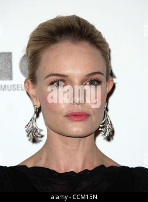 13. November 2010 statt - Los Angeles, Kalifornien, US - Schauspielerin KATE BOSWORTH bei der Museum der zeitgenössischen Kunst präsentiert "Des Künstlers Museum Happening" im MOCA. (Kredit-Bild: © Lisa O'Connor/ZUMApress.com) Stockfoto