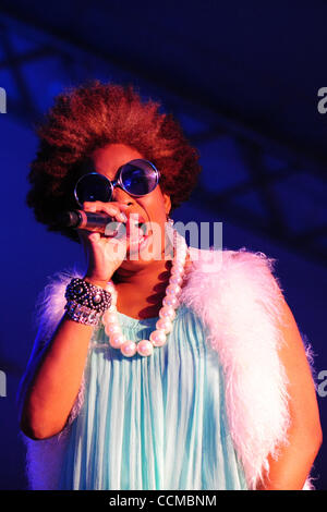 31. Oktober 2010 - New Orleans, Louisiana, Vereinigte Staaten von Amerika - Recording Artist / Schauspielerin Macy Gray führt auf die 2010 Voodoo Experience am Stadtpark am 31. Oktober 2010 in New Orleans, Louisiana. (Kredit-Bild: © Stacy Revere/Southcreek Global/ZUMApress.com) Stockfoto