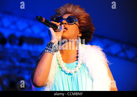 31. Oktober 2010 - New Orleans, Louisiana, Vereinigte Staaten von Amerika - Recording Artist / Schauspielerin Macy Gray führt auf die 2010 Voodoo Experience am Stadtpark am 31. Oktober 2010 in New Orleans, Louisiana. (Kredit-Bild: © Stacy Revere/Southcreek Global/ZUMApress.com) Stockfoto