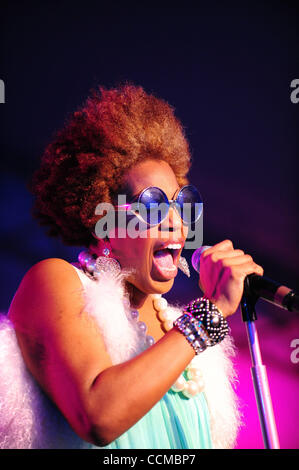 31. Oktober 2010 - New Orleans, Louisiana, Vereinigte Staaten von Amerika - Recording Artist / Schauspielerin Macy Gray führt auf die 2010 Voodoo Experience am Stadtpark am 31. Oktober 2010 in New Orleans, Louisiana. (Kredit-Bild: © Stacy Revere/Southcreek Global/ZUMApress.com) Stockfoto
