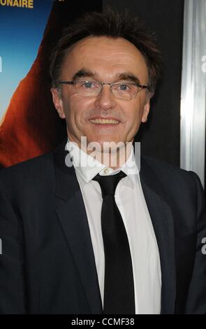 3. November 2010 - Los Angeles, Kalifornien, USA - Danny Boyle, Teilnahme an der Los Angeles Premiere von 127 Stunden an der Academy Of Motion Picture Arts And Science in Beverly Hills, Kalifornien am 3. November 2010 statt. 2010.K66720DLONG. (Kredit-Bild: © D. Long/Globe Photos/ZUMApress.com) Stockfoto