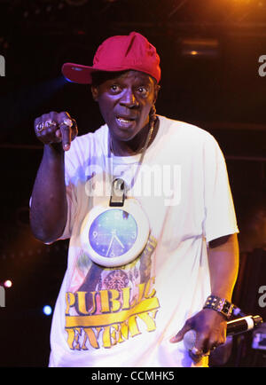 US-amerikanische Hip-Hop-Gruppe Public Enemy Auftritt in Moskau. Im Bild: Mitglied der Gruppe Flavor Flav. Stockfoto