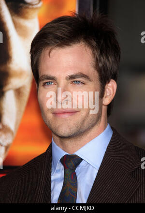 Chris Pine kommt für die Premiere des Films "Unstoppable" im Dorf Theater. (Kredit-Bild: © Lisa O'Connor/ZUMApress.com) Stockfoto