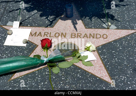 2. Juli 2004; Hollywood, Kalifornien, USA; Legendäre Schauspieler MARLON BRANDO ist von unbekannten Ursachen in Los Angeles im Alter von 80 Jahren gestorben. Seine lange Karriere enthalten Filme wie "A Streetcar Named Desire,' 'Apocalypse Now' die x-rated"der letzte Tango in Paris"und seine berühmt-berüchtigten"The Godfather". Im Bild: Ende März Stockfoto