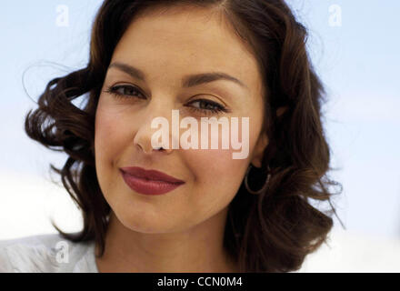 10. Juni 2004; San Francisco, CA, USA; Ashley Judd-Co-Stars in dem neuen Film de-Lovely, ist im Ritz Carlton Hotel in San Francisco Donnerstag Nachmittag fotografiert. Stockfoto