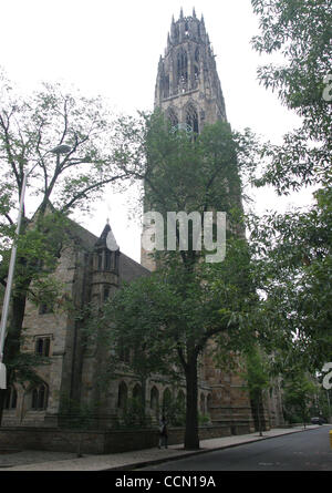 24. Juli 2004; New Haven, CT, USA; Ein Blick auf den Campus der Yale University. Beide Präsidenten Candiidates John Kerry & George W. Bush besuchte Yale sowie der Geheimgesellschaft "Skull & Knochen". Stockfoto